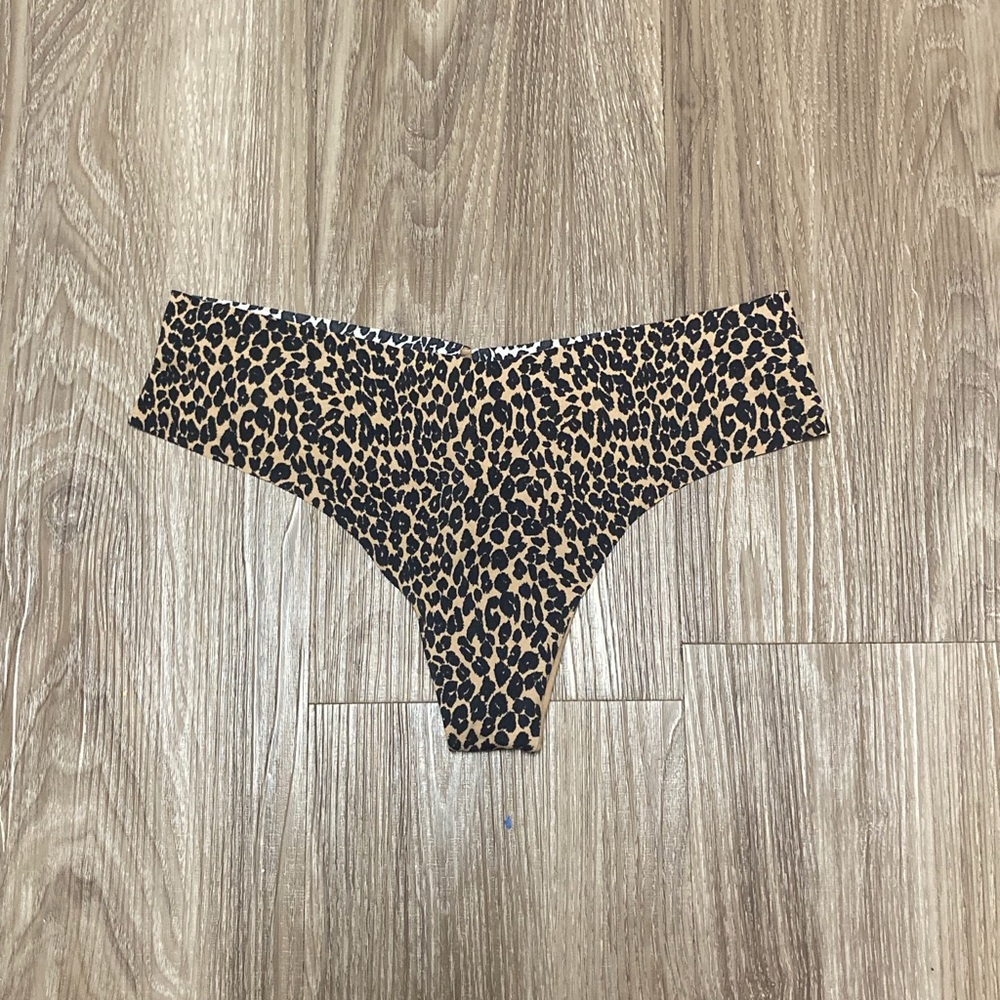 VICTORIA'S SECRET No Show Thong Panty VS Nude Brown Leopard Large NWT Buttery
